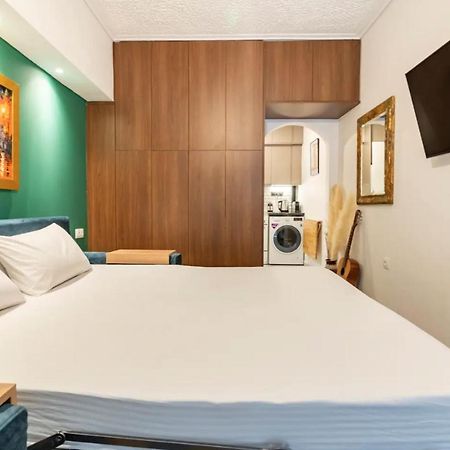 Cute Tiny Apartment In The Heart Of Flisvos Athens Exterior photo