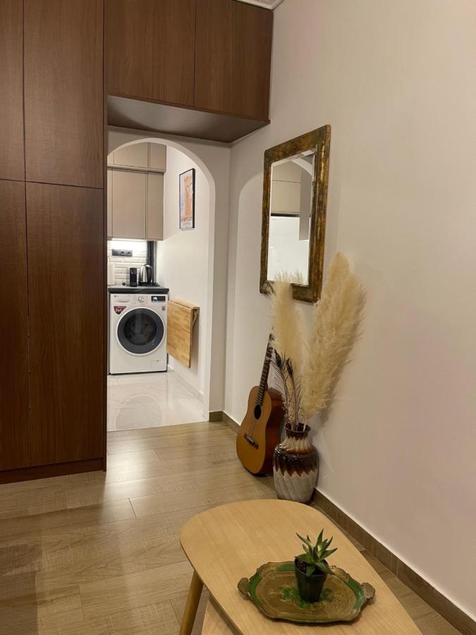 Cute Tiny Apartment In The Heart Of Flisvos Athens Exterior photo