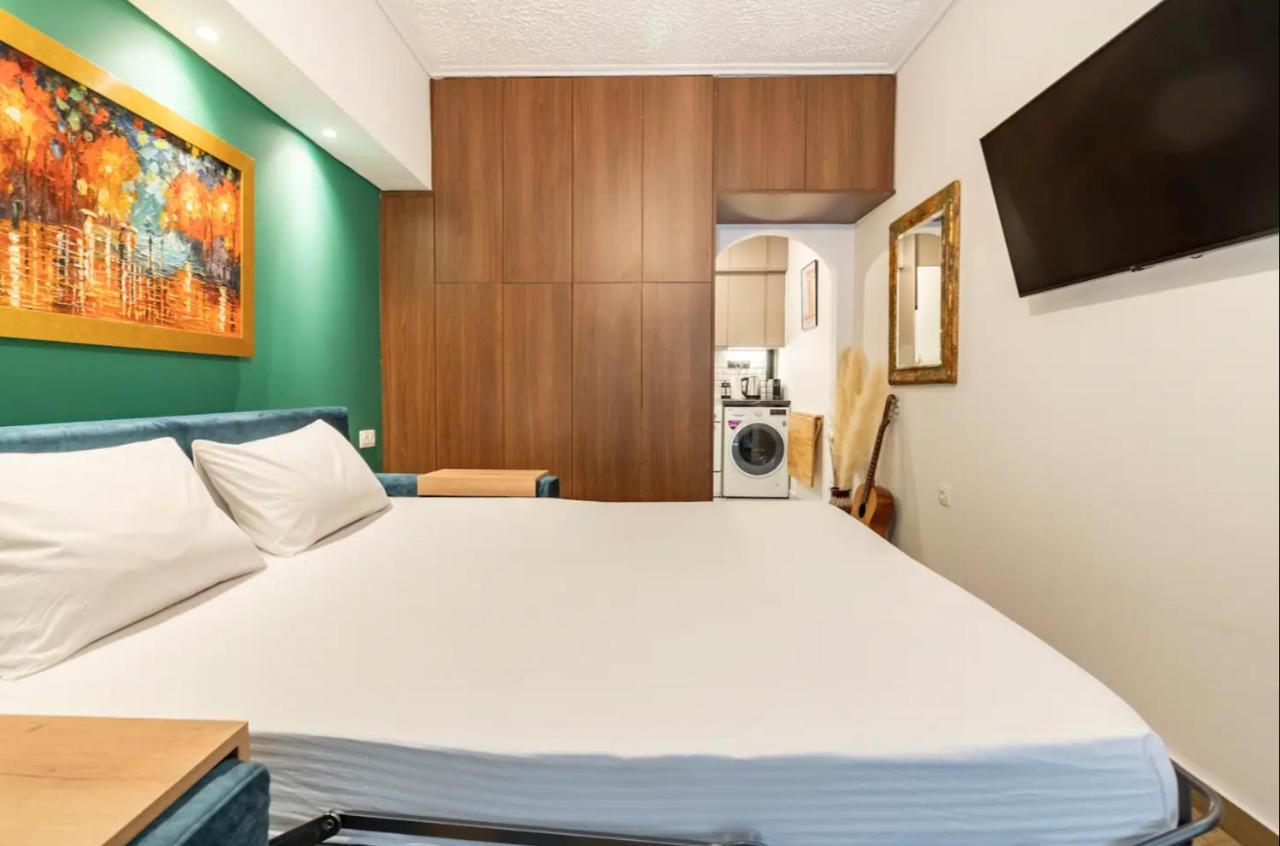 Cute Tiny Apartment In The Heart Of Flisvos Athens Exterior photo
